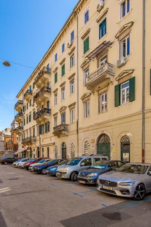 Apartments Porto Marina 2 里耶卡 外观 照片